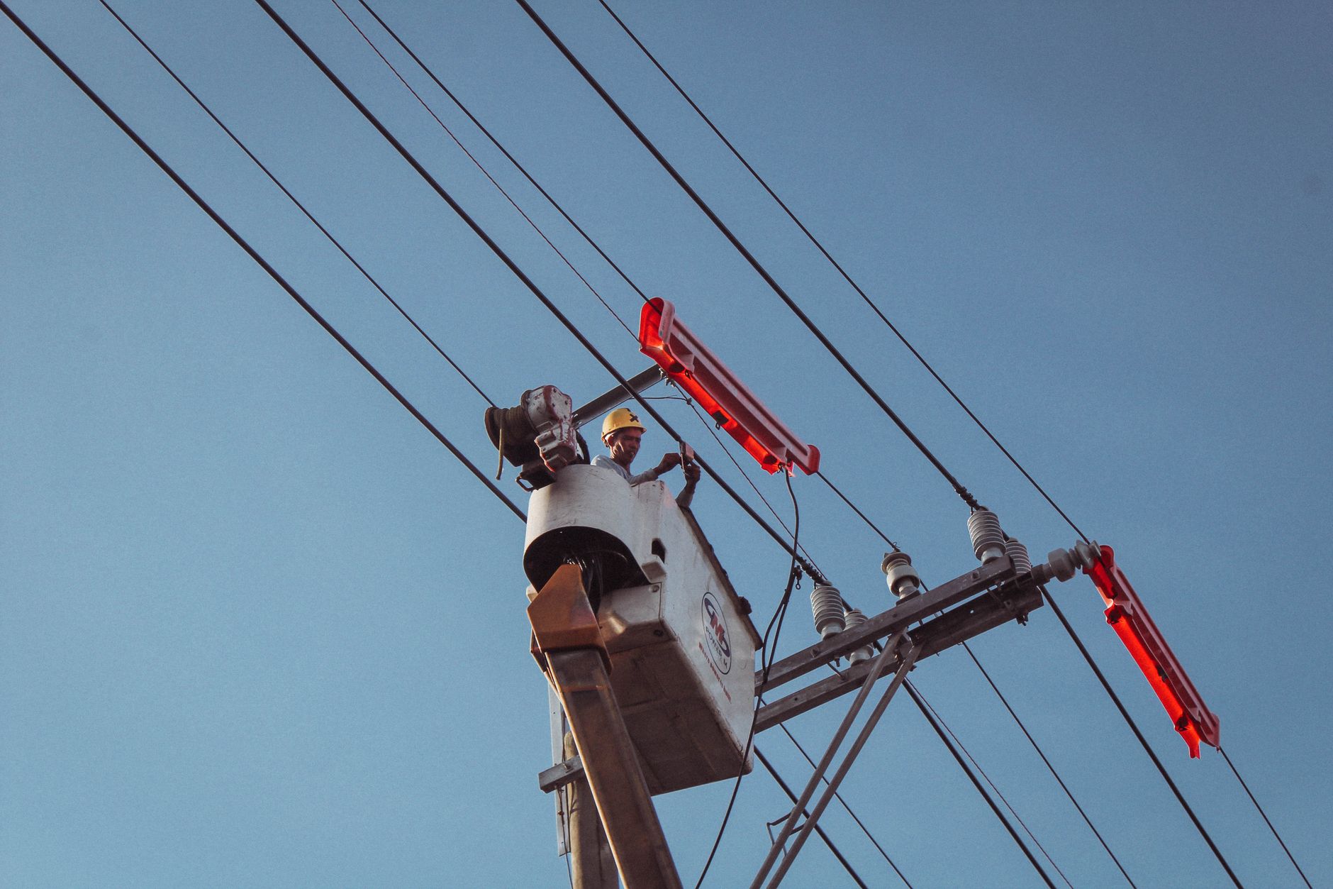 Courtier en énergie équipe à Hyères